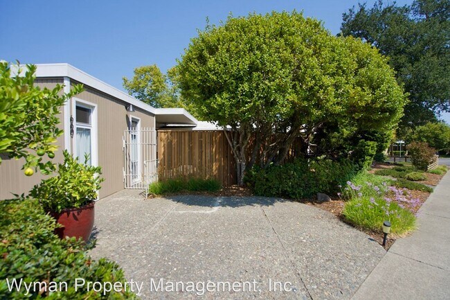 Building Photo - 4 br, 2 bath House - 660 Webber Street