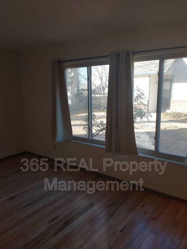 Building Photo - 909 44th Ave Ct