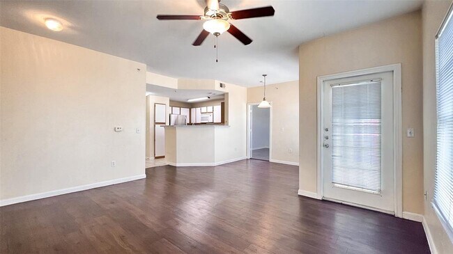 Building Photo - 2320 Gracy Farms Ln