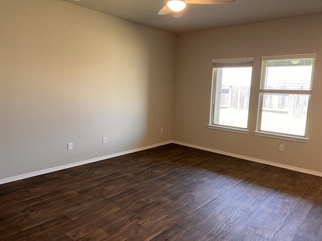Foto del edificio - 5439 Creekside Ridge Trail