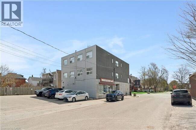 Photo du bâtiment - 1 Elgin St N