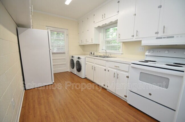 Building Photo - 1426 Old Trinity Cir