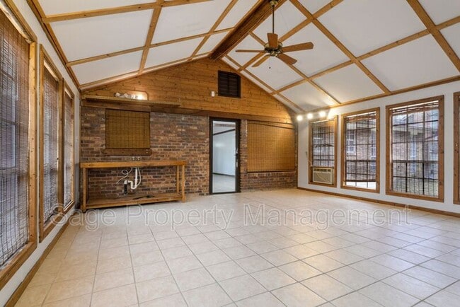 Building Photo - 3403 President Davis Dr