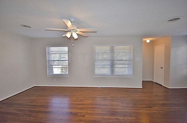 Foto del edificio - Nice 3/1 in Dallas For Rent!