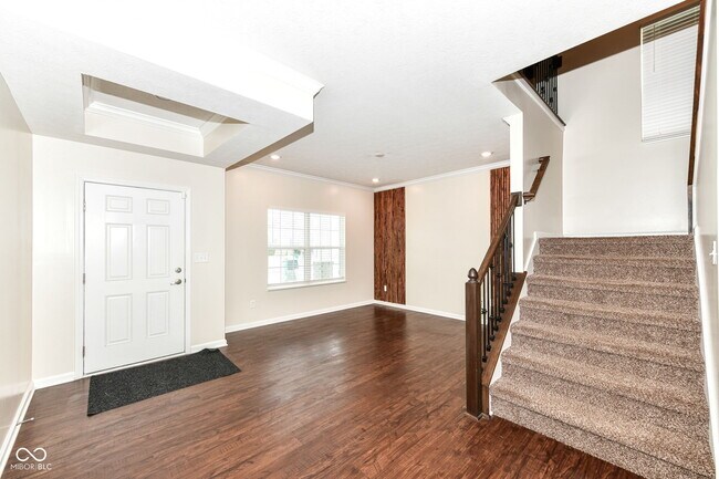 Foto del edificio - 5825 Sheffield Ln