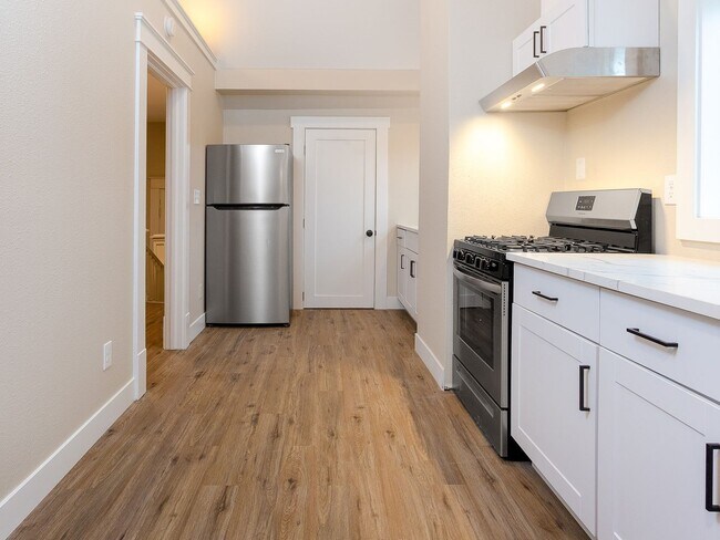 Foto del edificio - 4215 N Colonial Ave