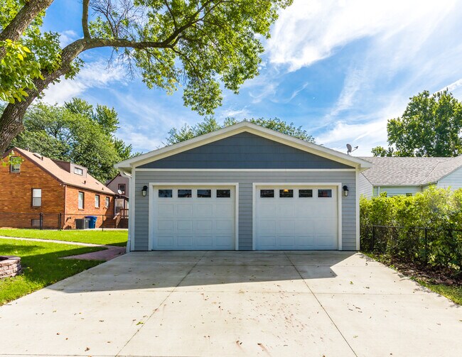 Garage - 4620 Beaver Crest Dr