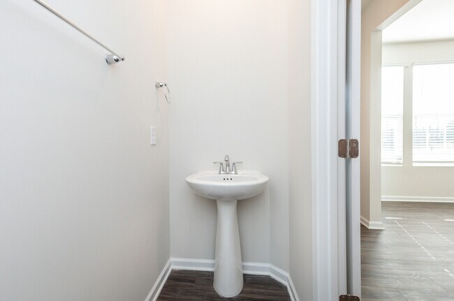 Building Photo - 10 Gaskins Trl