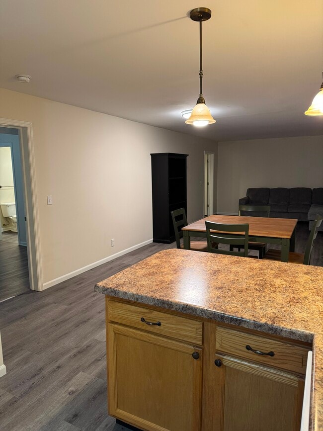 Building Photo - 8687 Lilac Ln