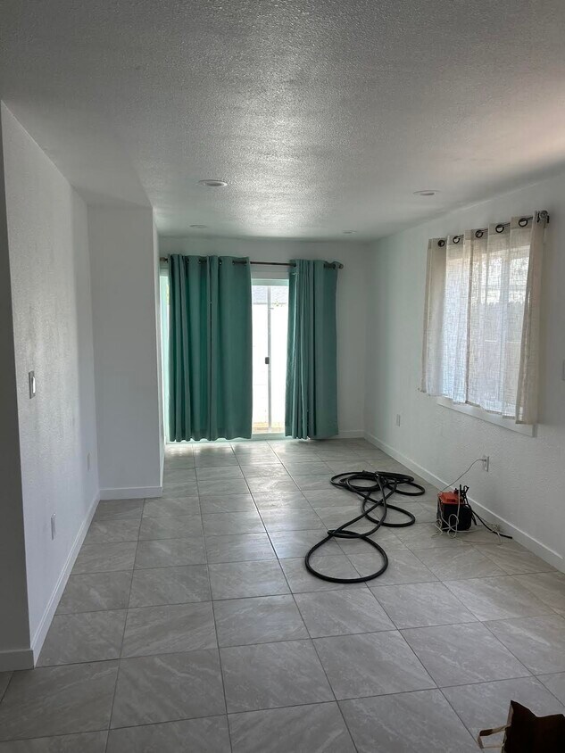 Foto del edificio - 25888 Juniper St
