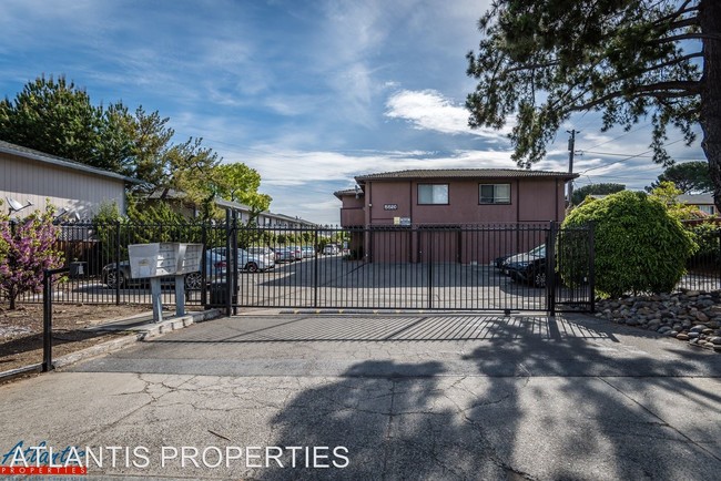 Building Photo - 5520-5522 Camden Ave