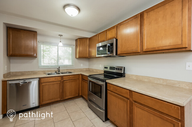 Foto del edificio - 4510 Palmer Park Blvd