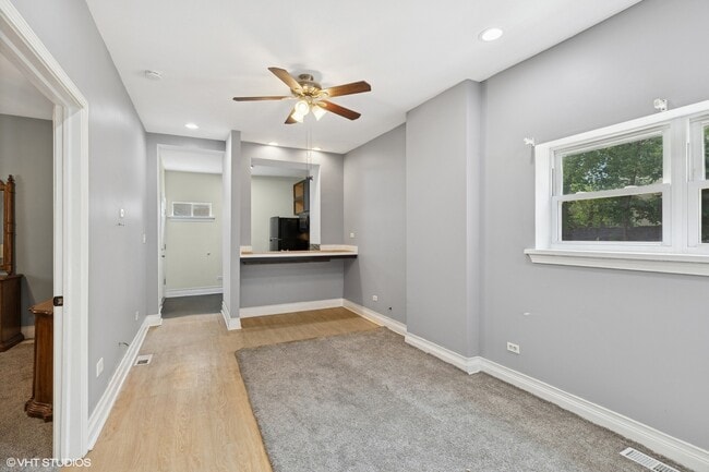 Building Photo - 5145 S Racine Ave