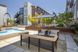 Building Photo - Ice House Midtown