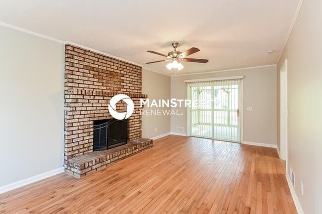 Building Photo - 4 Bedroom Pet-Friendly Home in ACWORTH, GA...