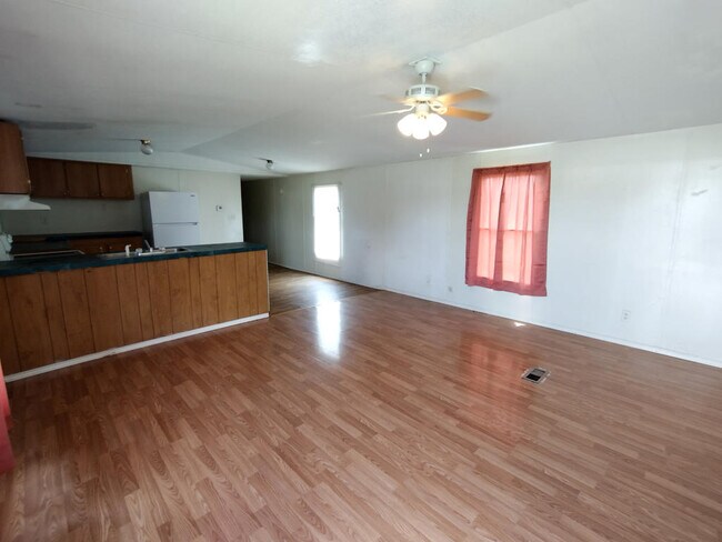 Building Photo - 132 Private Rd 3376G