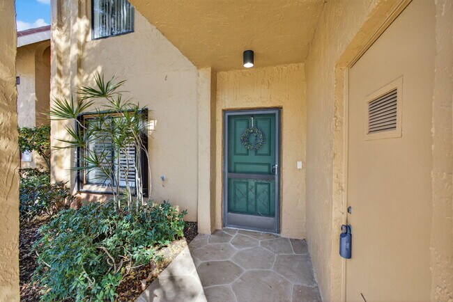 Building Photo - 11282 Green Lake Dr