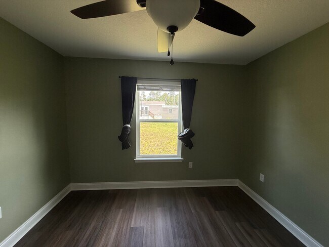 Foto del edificio - 4624 Dove Way