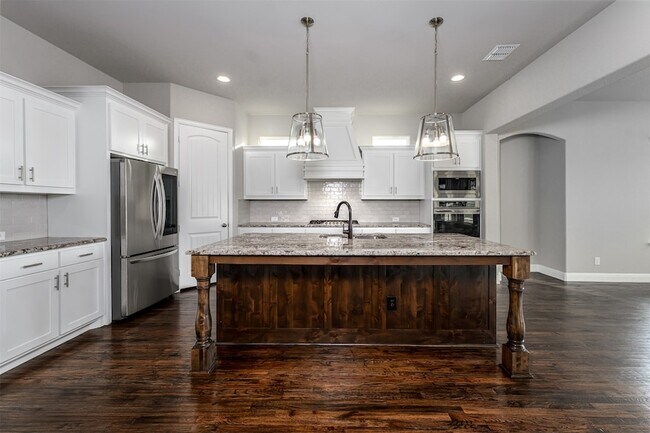 Building Photo - 764 Tallgrass Dr