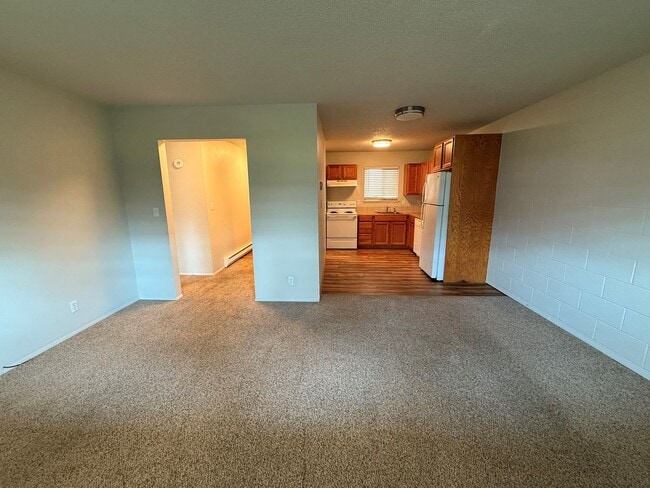 Building Photo - Now renting 2 bedroom Condo upstairs  to v...