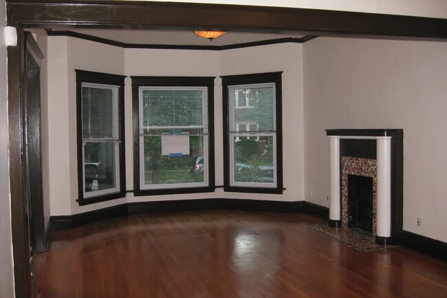 living room windows - 4340 N Wolcott Ave