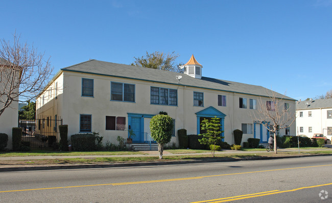 Building Photo - 1139 S Fairfax Ave