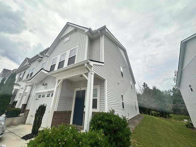 Building Photo - 19 Jaycee Ct