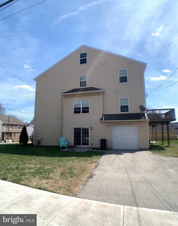 Building Photo - 105 Light St