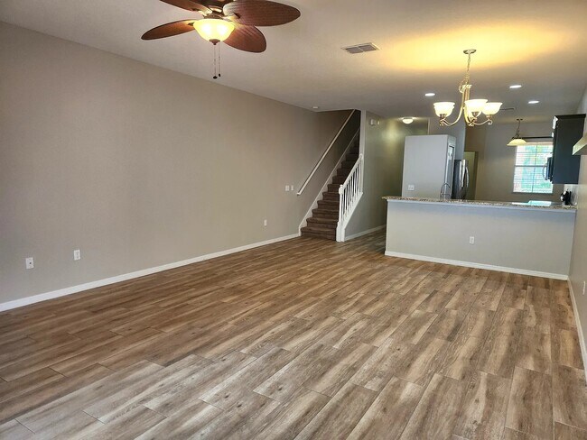 Building Photo - 9516 Trumpet Vine Loop