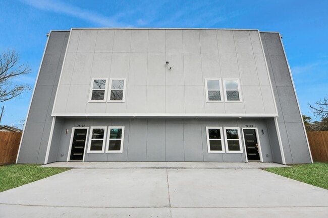 Foto del edificio - 7412 Carver Rd