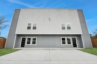 Building Photo - 7412 Carver Rd