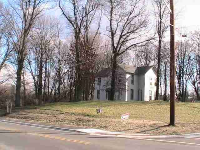 Building Photo - 1701 Hulman St
