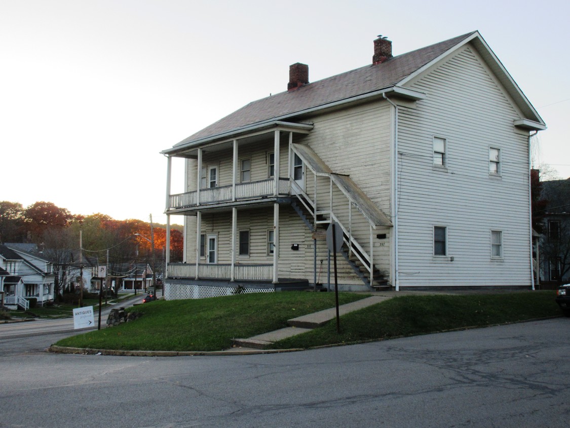 Primary Photo - 357 S Washington St
