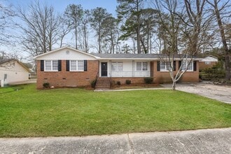 Building Photo - 2104 Hillbeck Dr