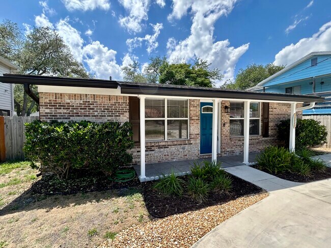 Building Photo - 1052 Penman Rd