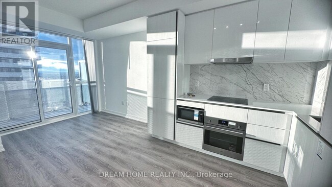 Building Photo - 8 Interchange Wy