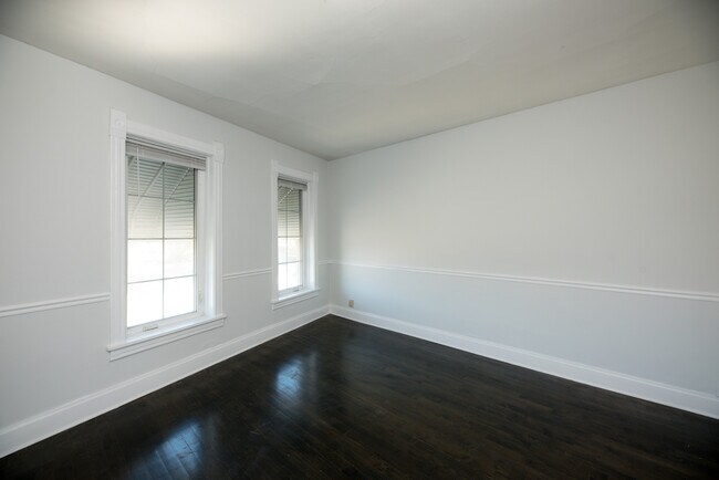 Foto del edificio - 8865 Burlington Ave