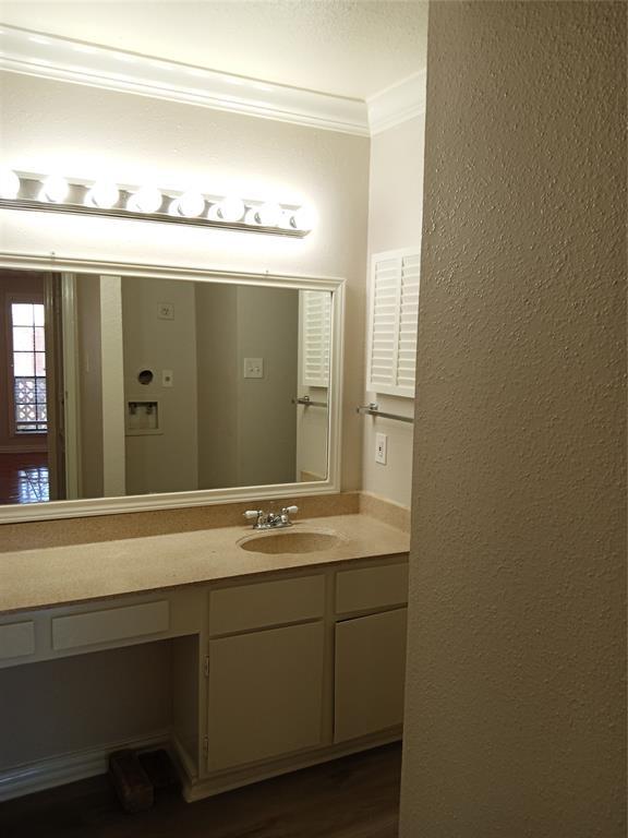 Building Photo - 12500 Sandpiper Dr