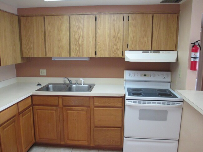 Building Photo - 800 N Fiske Blvd