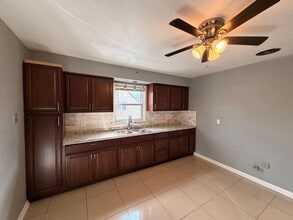 Building Photo - 5284 N Teutonia Ave