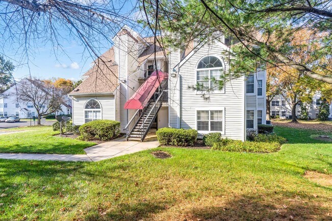 Foto del edificio - 1011 Summerglen Court #202