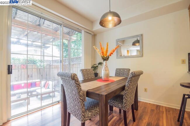 Building Photo - 399 Bundy Ave