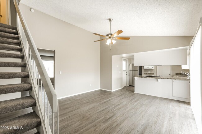 Foto del edificio - 6413 W Mission Ln