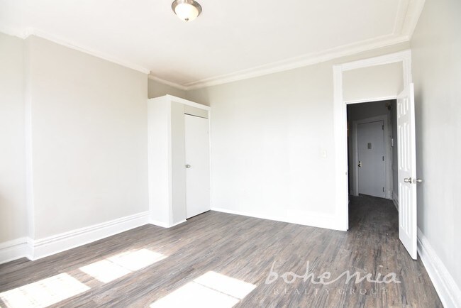 Building Photo - 439 E 135th St