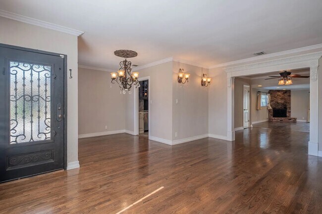Building Photo - 8538 Remick Ave