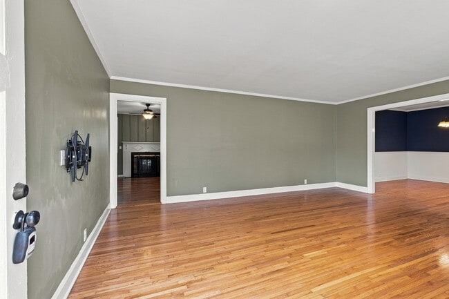 Building Photo - 122 Hammond Ave