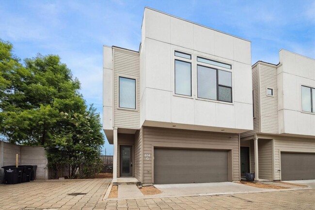 Building Photo - 614 Thornton Rd
