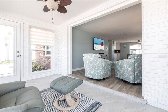 Building Photo - 6020 Midnight Pass Rd