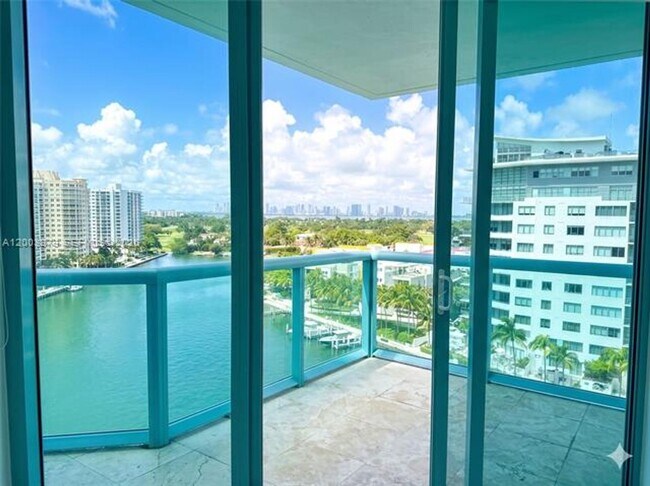 Foto del edificio - 6000 Indian Creek Dr