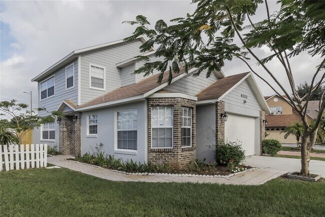 Foto del edificio - 4000 Downey Ct